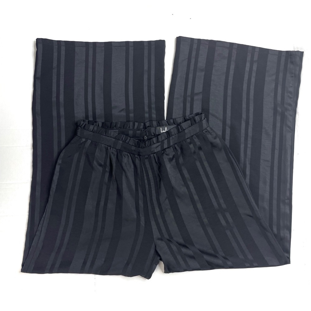 Lulu’s Black Striped paperbag waist wide leg pants